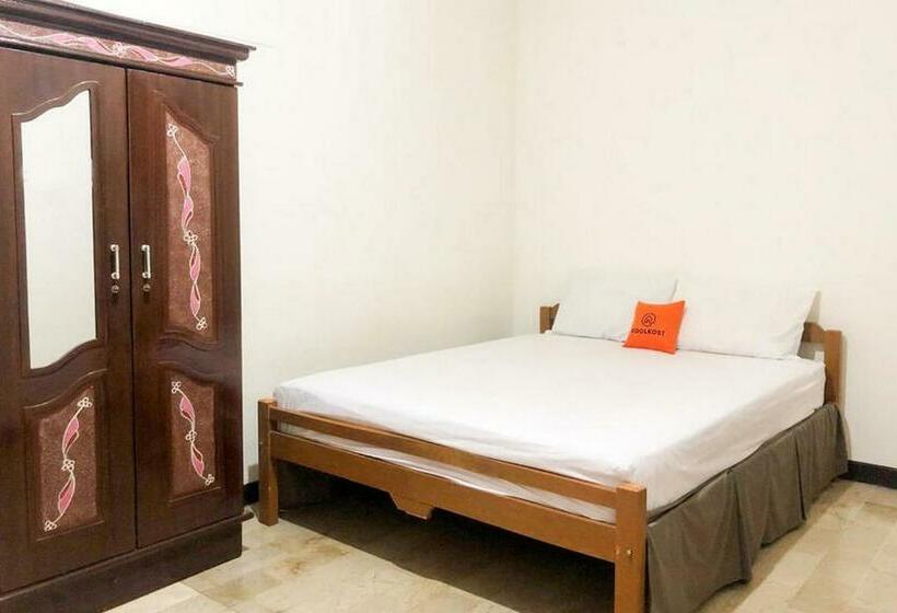 فندق Koolkost Near Universitas Wijaya Kusuma
