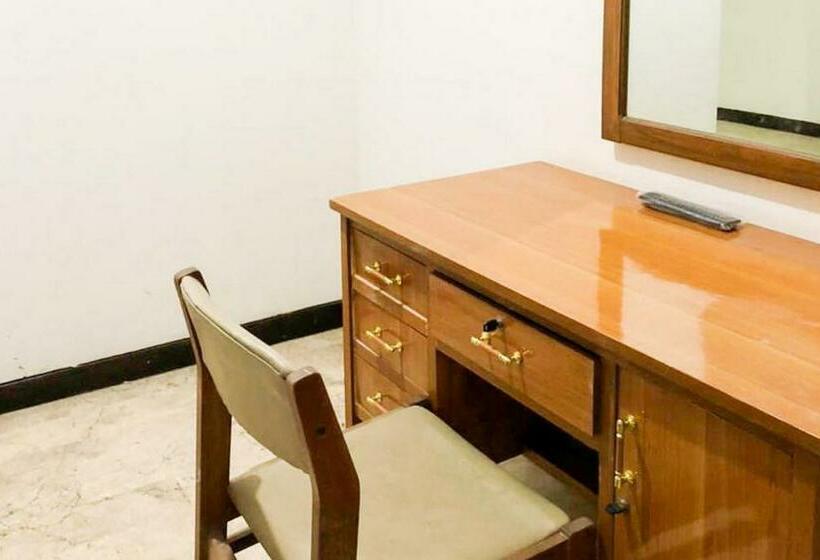 فندق Koolkost Near Universitas Wijaya Kusuma