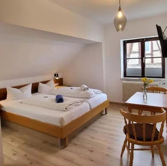 Retkeilymaja Gasthof Zum Schiff