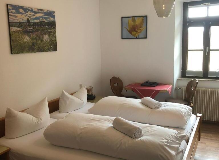 Общежитие Gasthof Zum Schiff