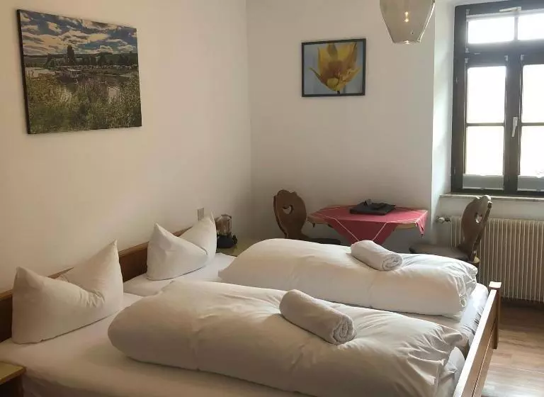 Retkeilymaja Gasthof Zum Schiff