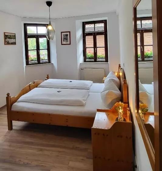 Retkeilymaja Gasthof Zum Schiff