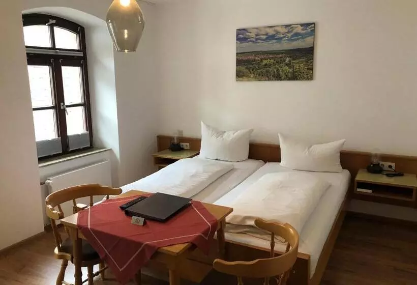 Retkeilymaja Gasthof Zum Schiff