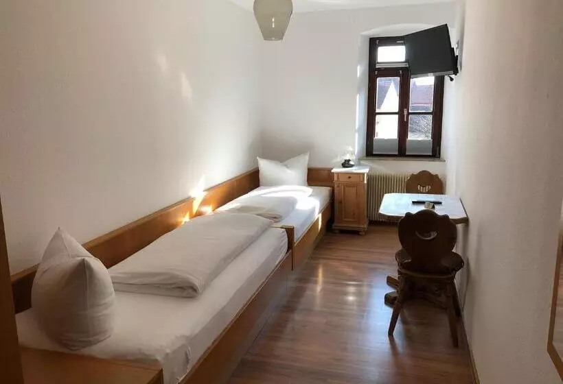 Retkeilymaja Gasthof Zum Schiff