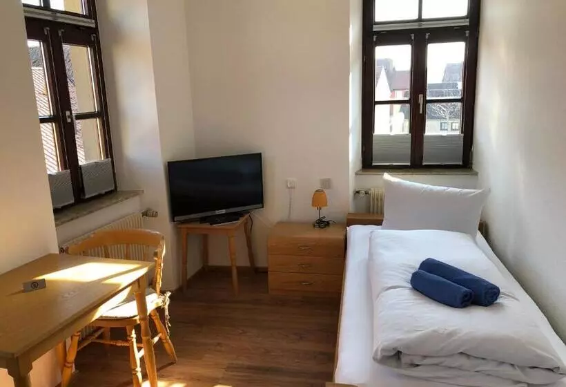 Retkeilymaja Gasthof Zum Schiff