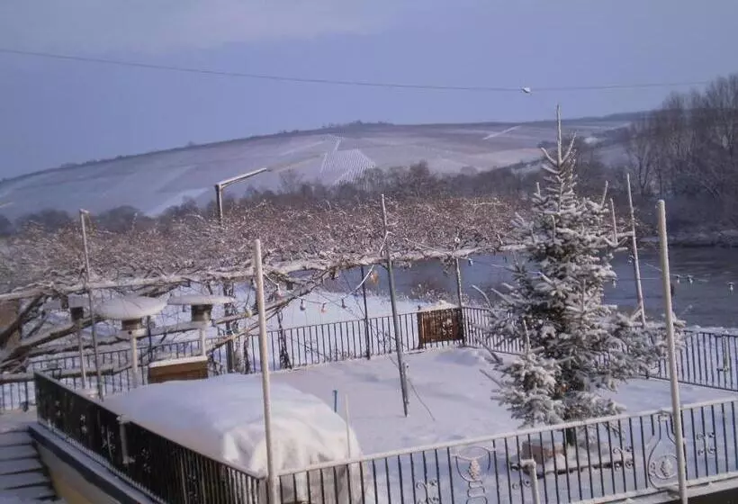 Retkeilymaja Gasthof Zum Schiff