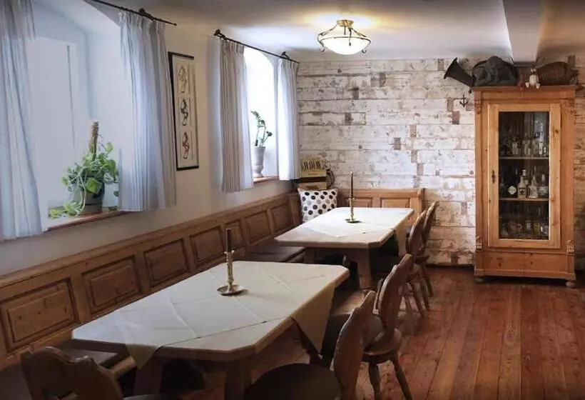 Retkeilymaja Gasthof Zum Schiff