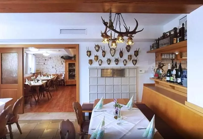 Retkeilymaja Gasthof Zum Schiff