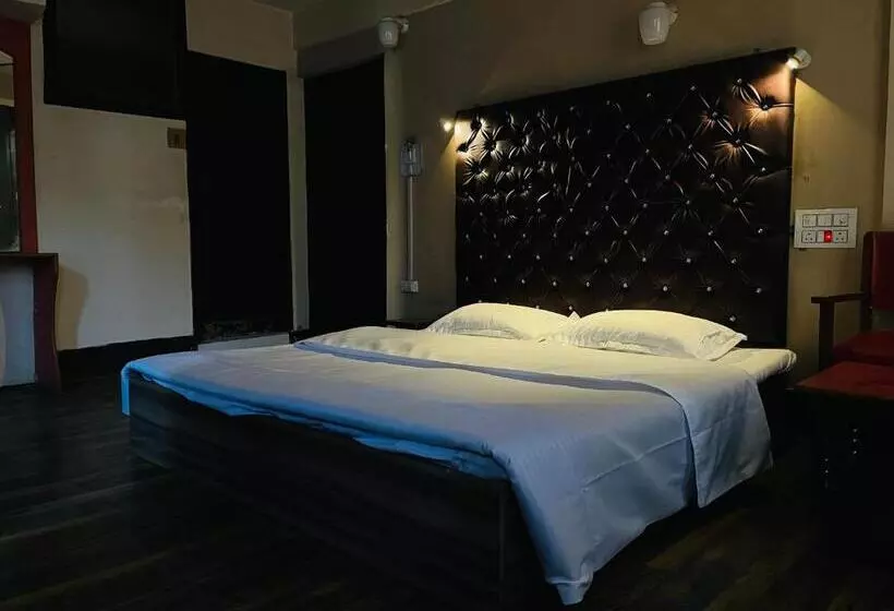 هتل Royal Inn And Restaurant