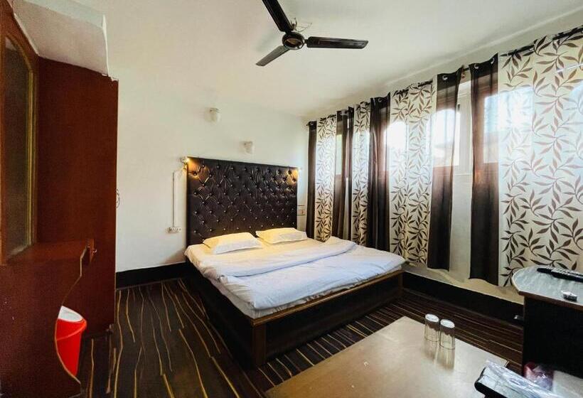 בית מלון כפרי Royal Inn And Restaurant