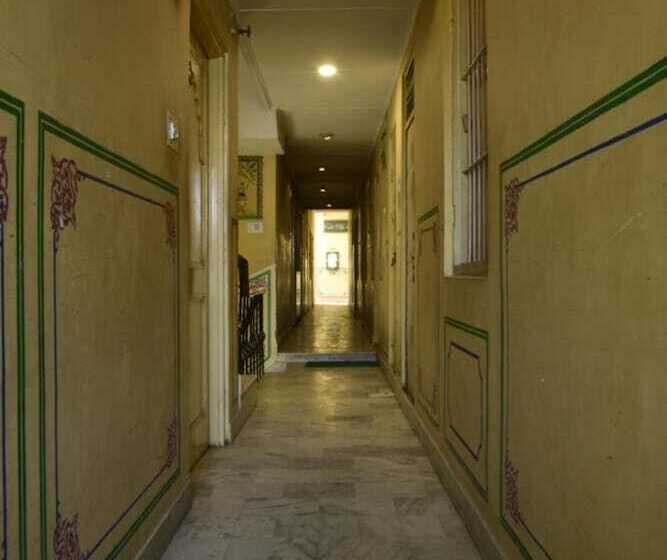 Отель Bani Park