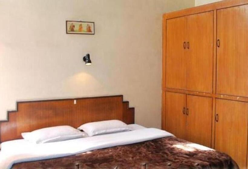 Отель Bani Park