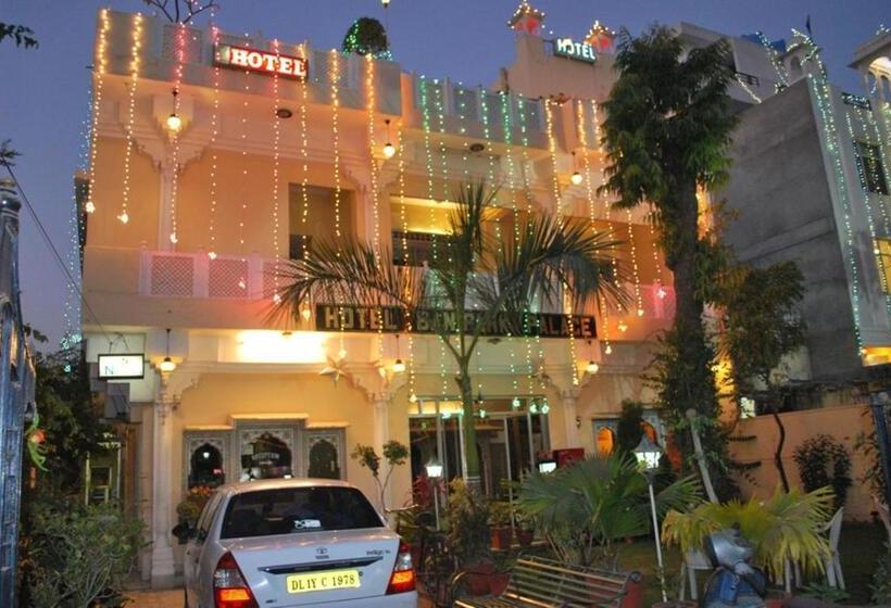 Отель Bani Park