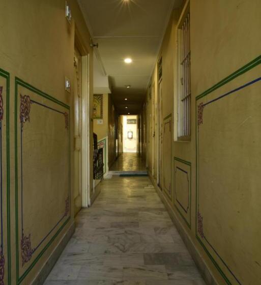 Отель Bani Park