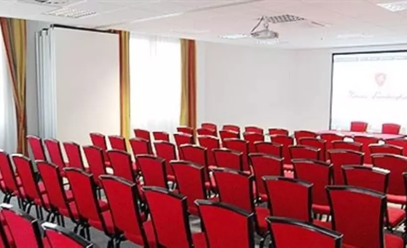 בית מלון כפרי Daytona Business