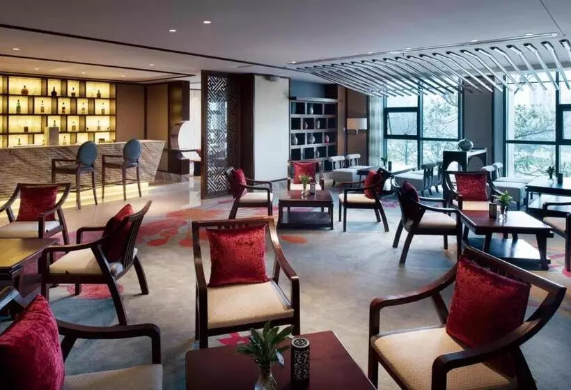 Отель Jinling Riverside