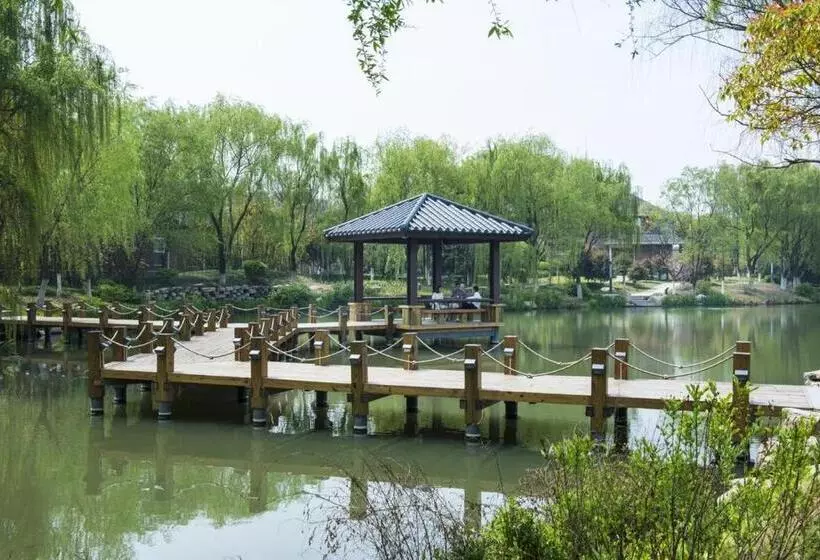 Отель Jinling Riverside