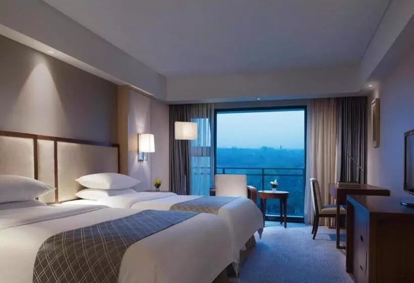 Отель Jinling Riverside