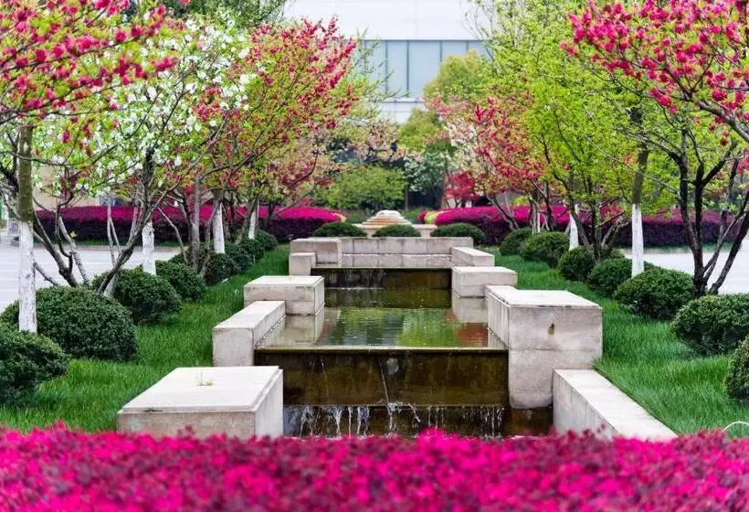 Отель Jinling Riverside