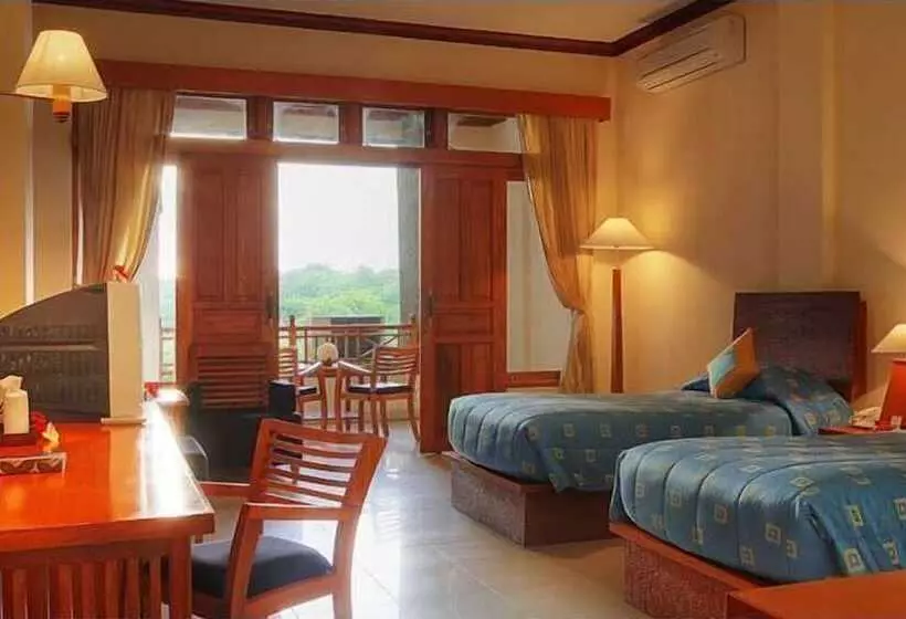 בית מלון כפרי Langon Bali Resort