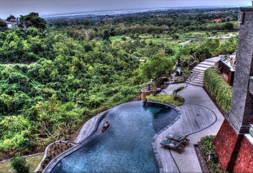 בית מלון כפרי Langon Bali Resort