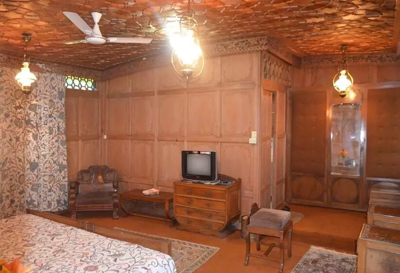 هتل New Alexandra Houseboats