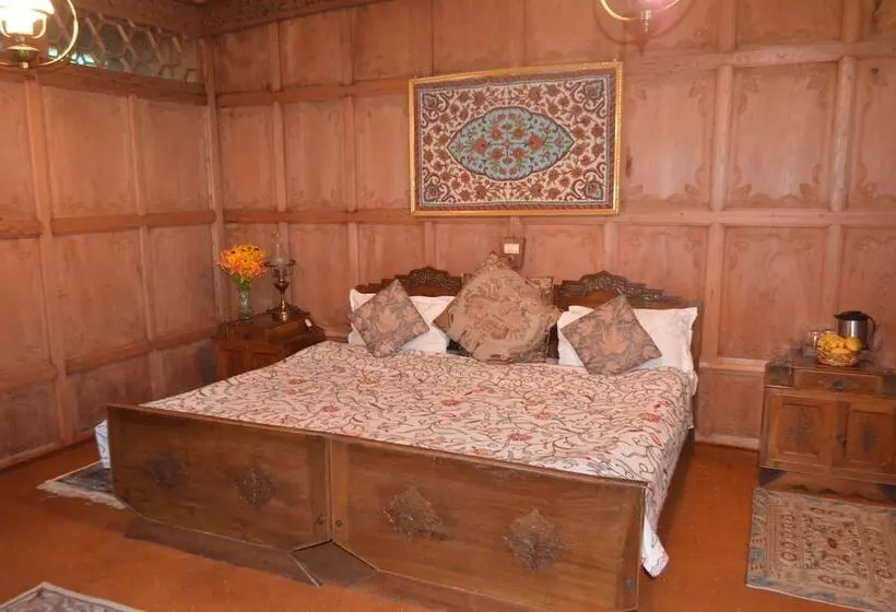 هتل New Alexandra Houseboats