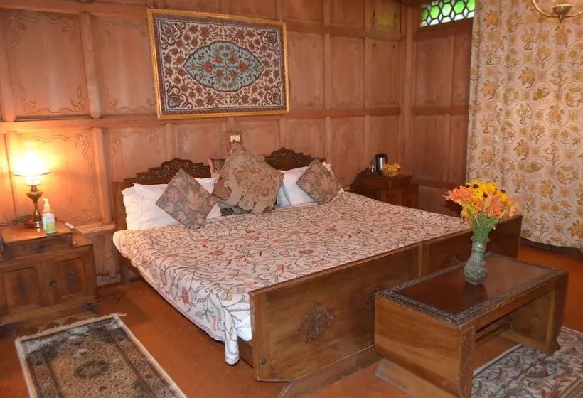هتل New Alexandra Houseboats