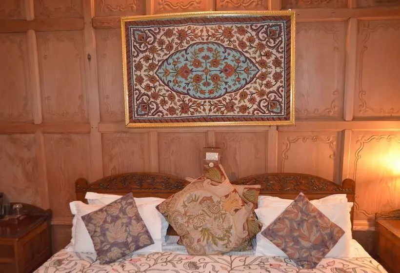 هتل New Alexandra Houseboats