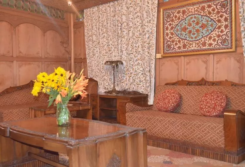 هتل New Alexandra Houseboats