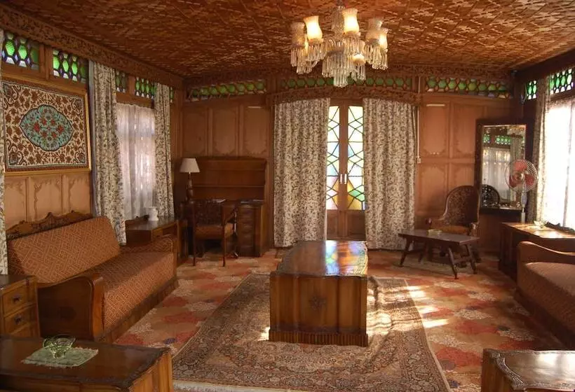 هتل New Alexandra Houseboats