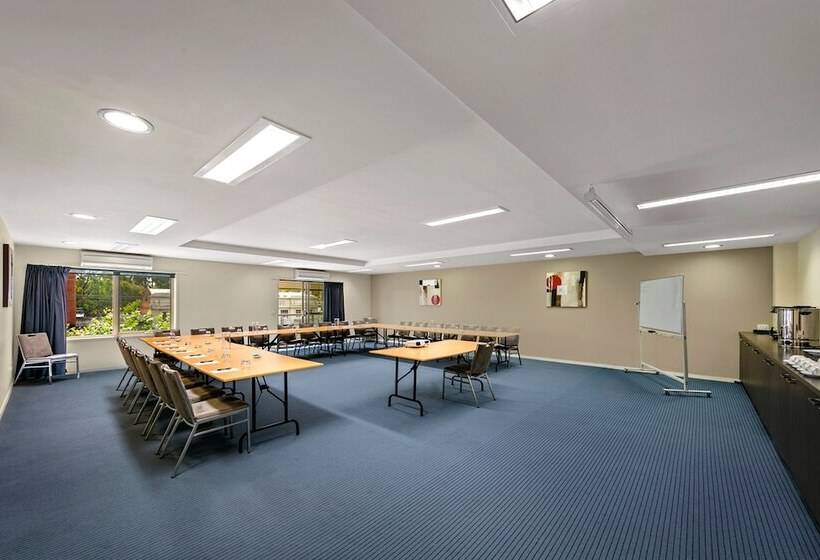 Отель Quest Shepparton