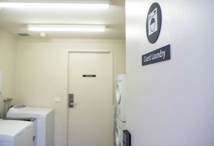 Отель Quest Shepparton