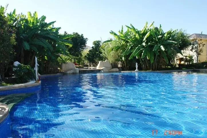 Отель Spring Dianchi Kunming