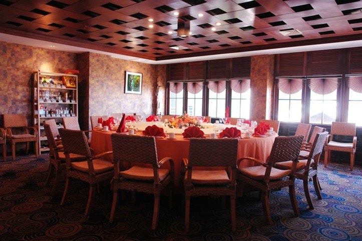 Отель Spring Dianchi Kunming