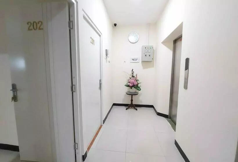 Rons City Hotel Near Simpang Lima Semarang Mitra Reddoorz