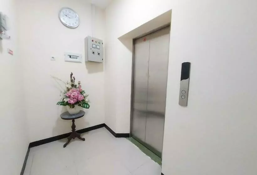 Rons City Hotel Near Simpang Lima Semarang Mitra Reddoorz