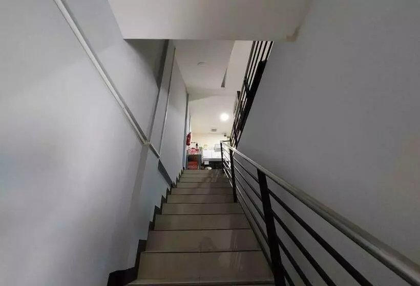 Rons City Hotel Near Simpang Lima Semarang Mitra Reddoorz