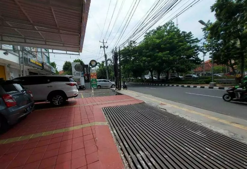 Rons City Hotel Near Simpang Lima Semarang Mitra Reddoorz