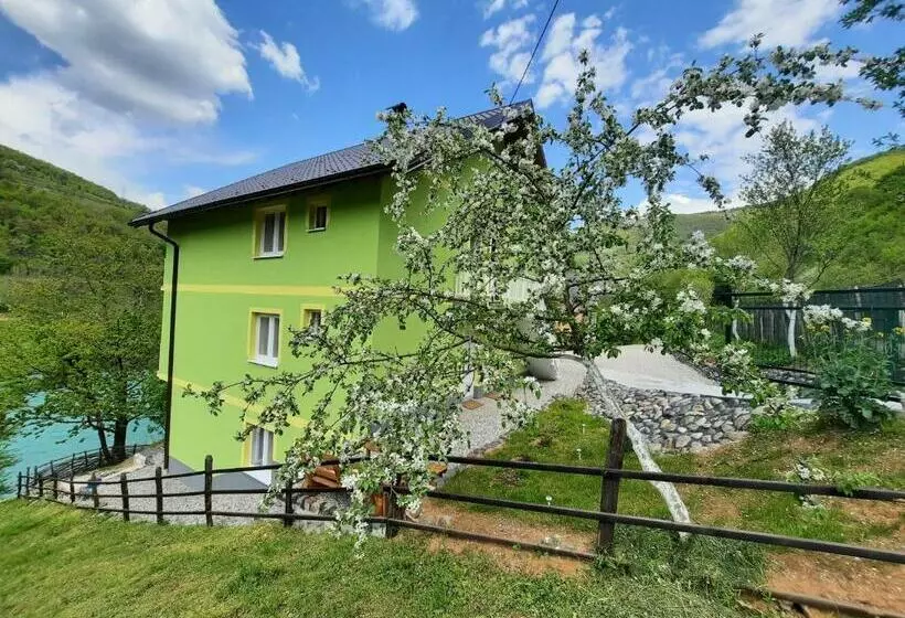 تختخواب و صبحانه Apartmani Vila Na Drini