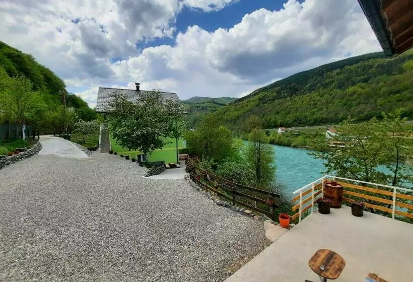 تختخواب و صبحانه Apartmani Vila Na Drini