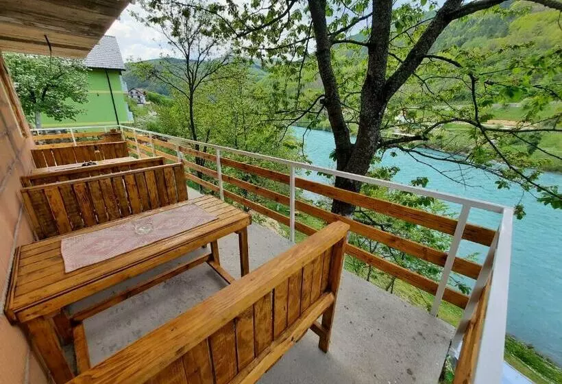 تختخواب و صبحانه Apartmani Vila Na Drini