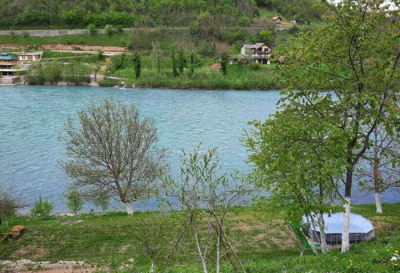 تختخواب و صبحانه Apartmani Vila Na Drini