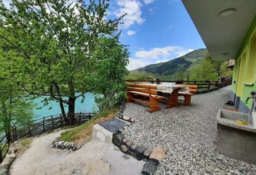 تختخواب و صبحانه Apartmani Vila Na Drini