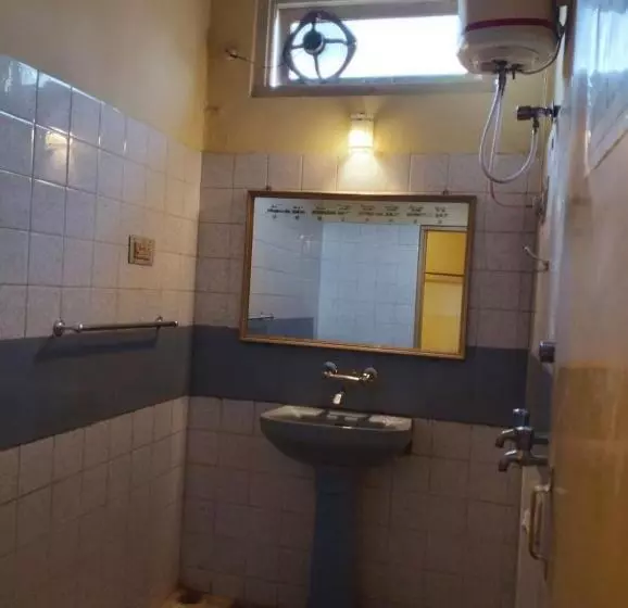Aamiaismajoitus (B&B) Kesar Hotel Raj Near Railway Station Kota