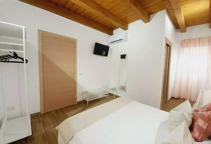 ベッドアンドブレックファースト Casa Ludo   Fondi Vertice Rooms