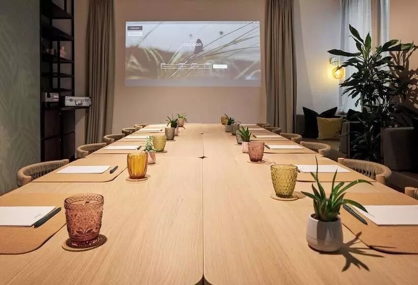 هتل Cocoon Salzburg