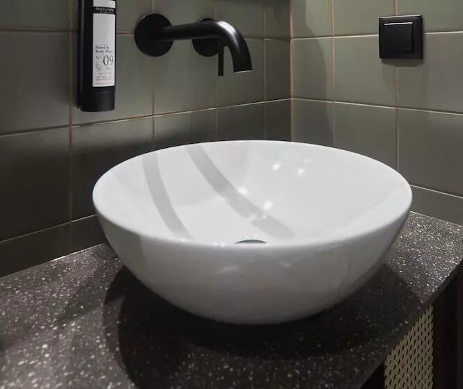 هتل Cocoon Salzburg