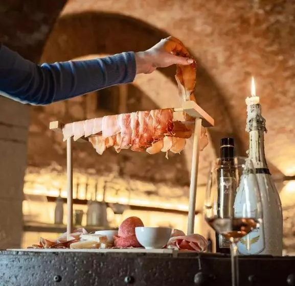 Hotelli Relais Forte Benedek Wine & Spa   Adults Only