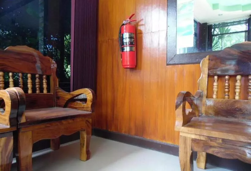 ペンション Tubkaek Mansion